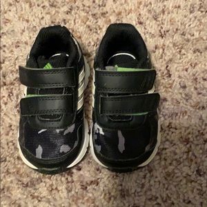 NWOT Adidas infant boys tennis shoes